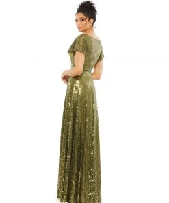 Mac Duggal Sequined Gown With Brooch Detail