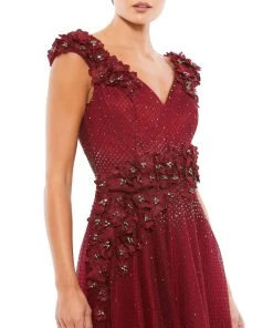 Mac Duggal Floral Applique A-Line Evening Gown 8 Mac Duggal Floral Applique A-Line Evening Gown