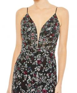 Mac Duggal Embellished Plunge Neck Sleeveless Gown