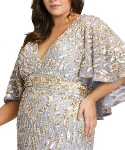 Mac Duggal Short Dresses Embellished Cape Sleeve Cocktail Dress (Plus)