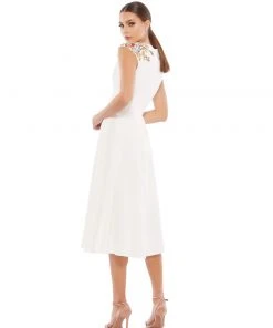 Ieena For Mac Duggal Plunging Floral Accented Cap Sleeve Cocktail Dress 10 Ieena For Mac Duggal Plunging Floral Accented Cap Sleeve Cocktail Dress