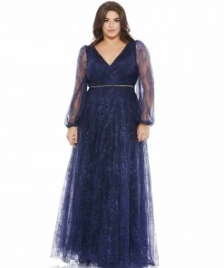 Mac Duggal Mother Of The Bride + Groom Dresses Whimsical Embellished Evening Gown (Plus)